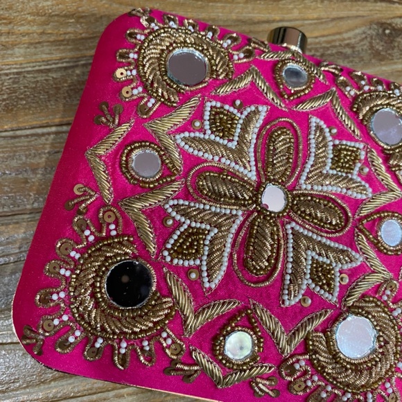 Floral Embroidered Box Clutch - Picture 6 of 6